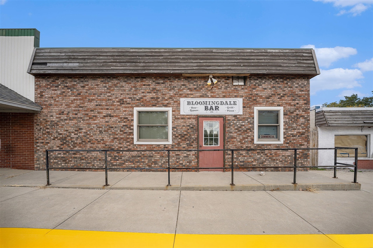 105 N Van Buren Street Property Photo 1