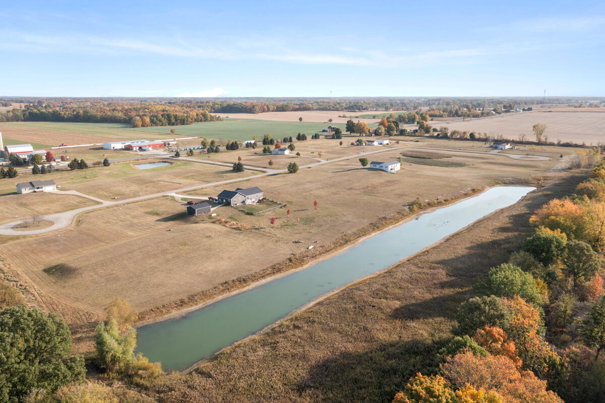 4599 Creek View Court Property Photo 4