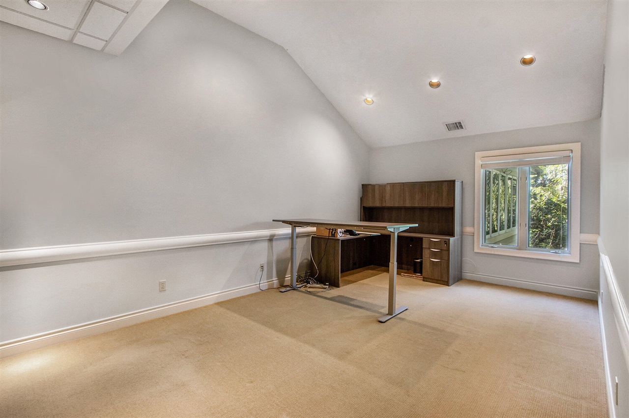 7950 Moorsbridge Road Property Photo 3