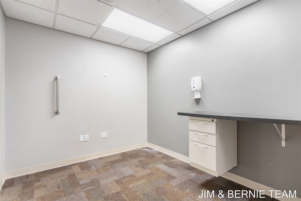415 Wiley Road Property Photo 18