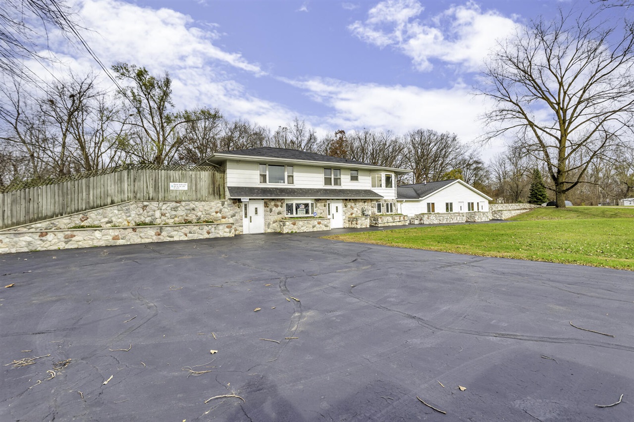 4946 Page Avenue Property Photo 3