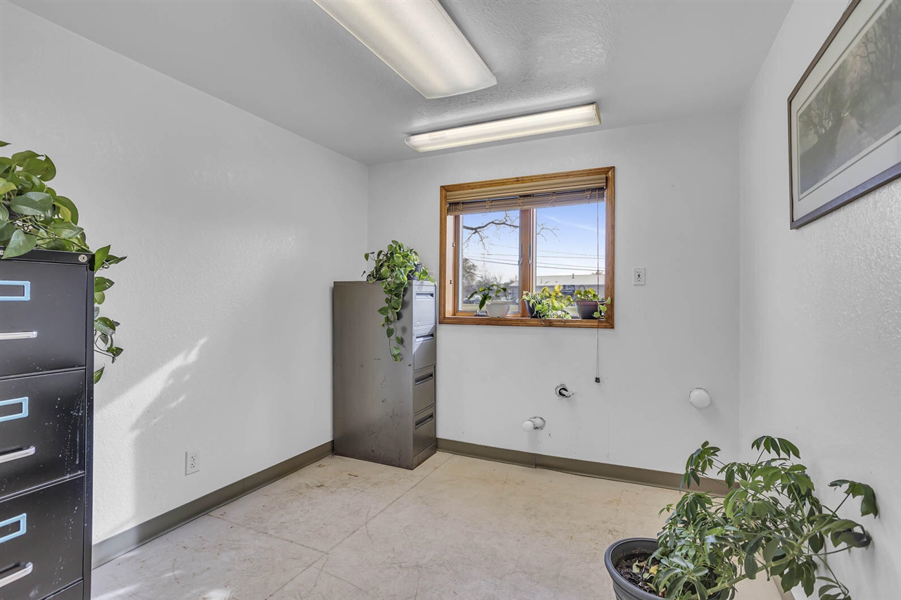4946 Page Avenue Property Photo 23