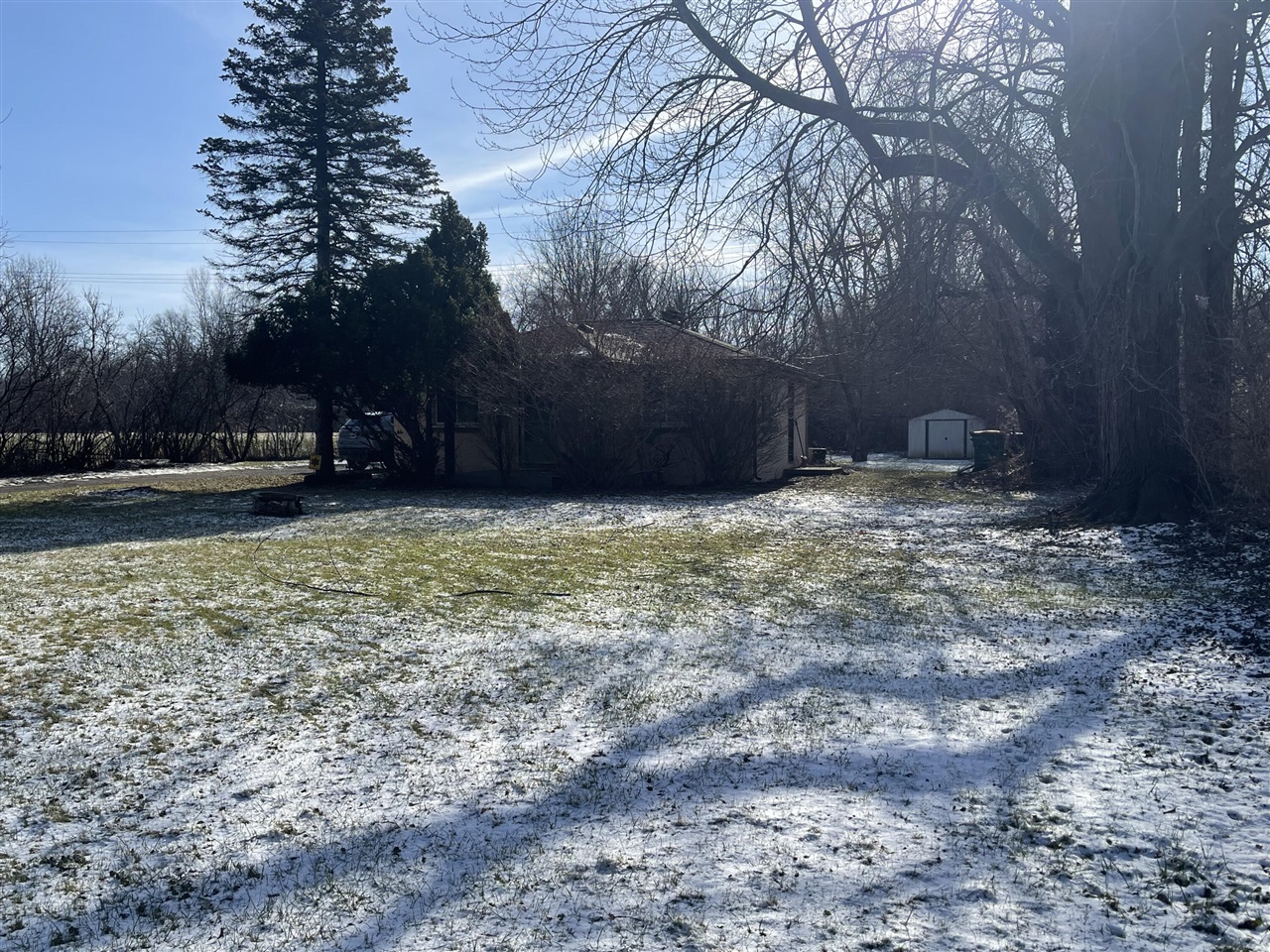 25679 Sibley Road Property Photo 3