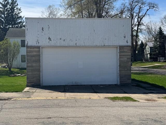 135 W Hakes Street Property Photo