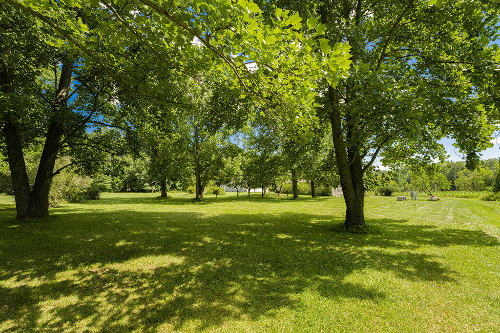 1936 E Clear Lake Road Property Photo 3