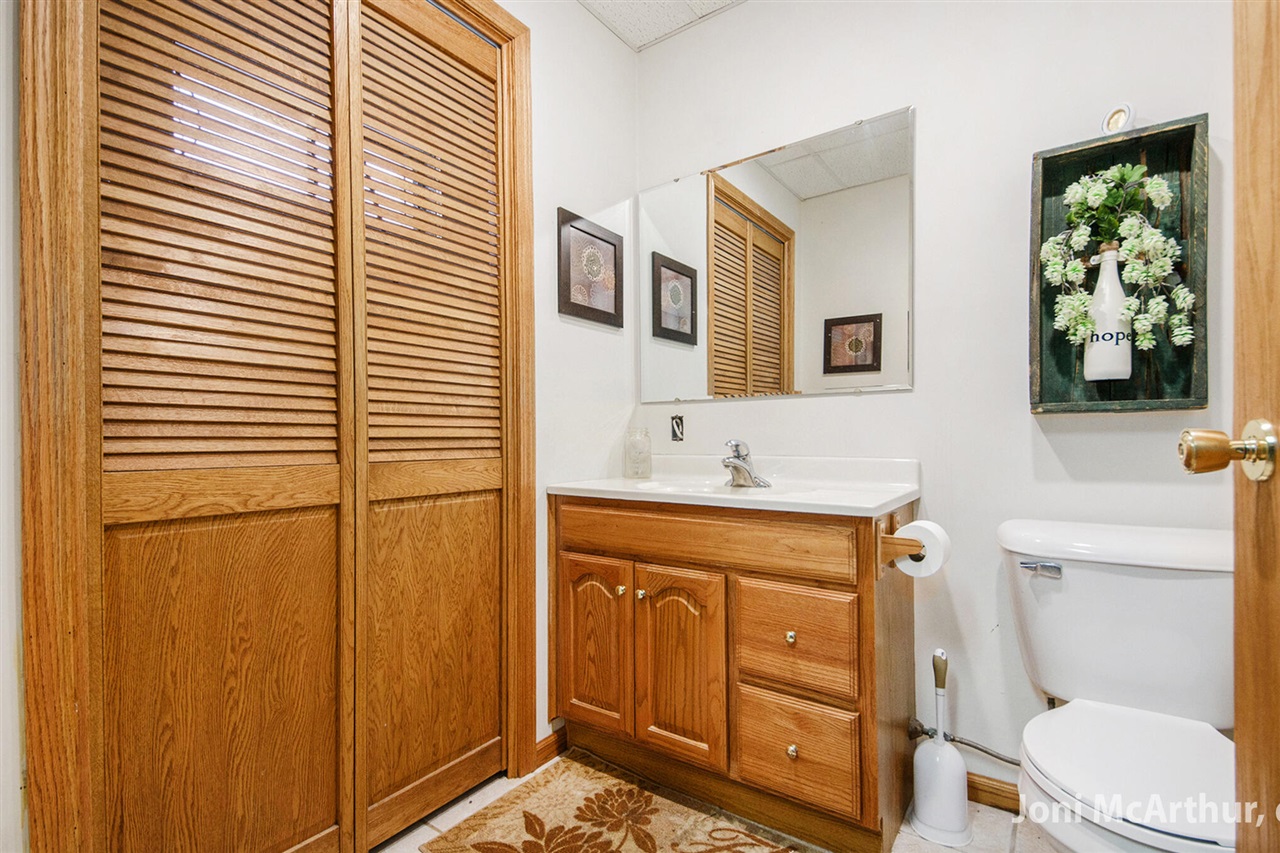 6548 S Greenville Road Property Photo 6