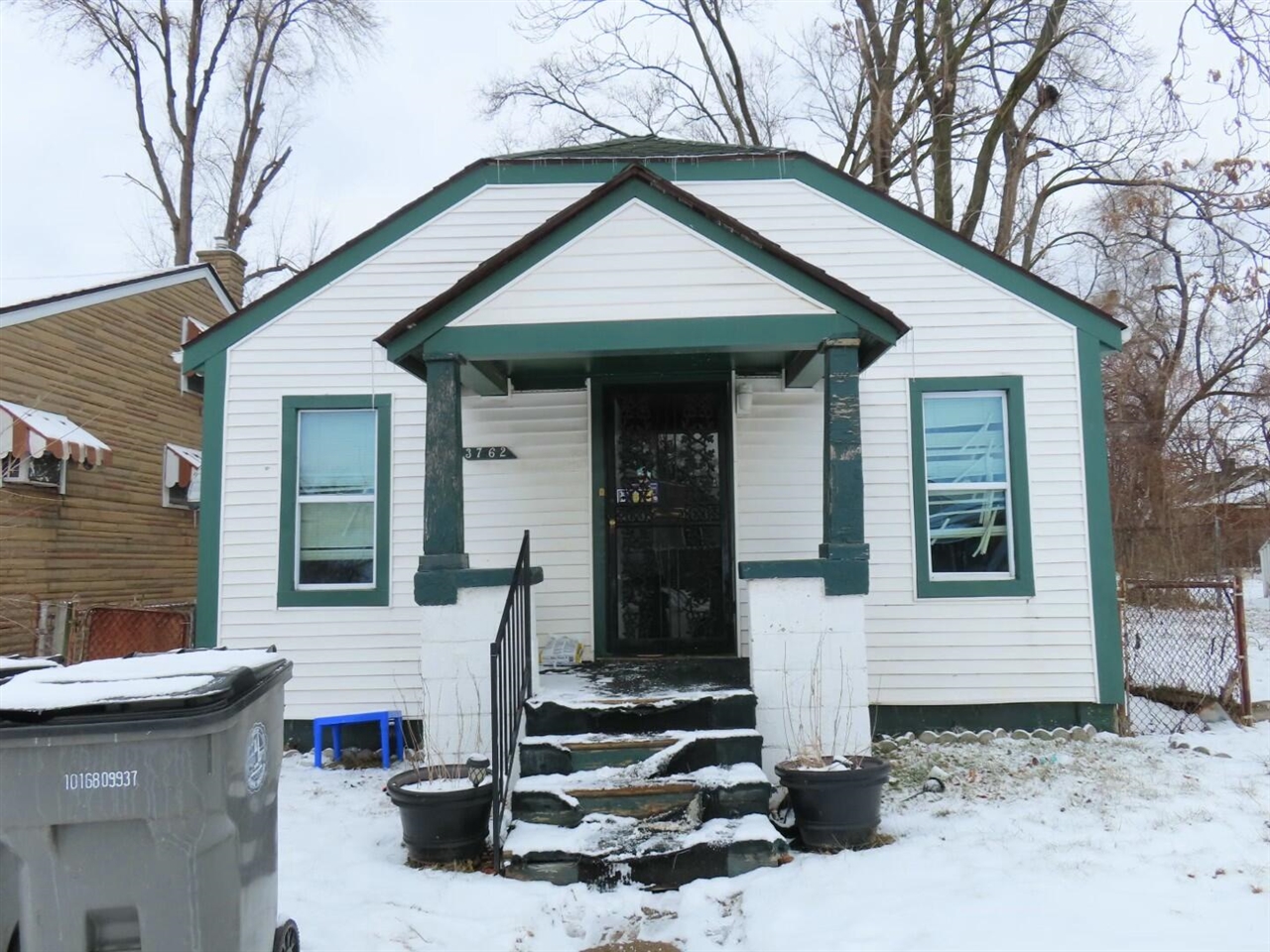 3762 12th Street Property Photo 4