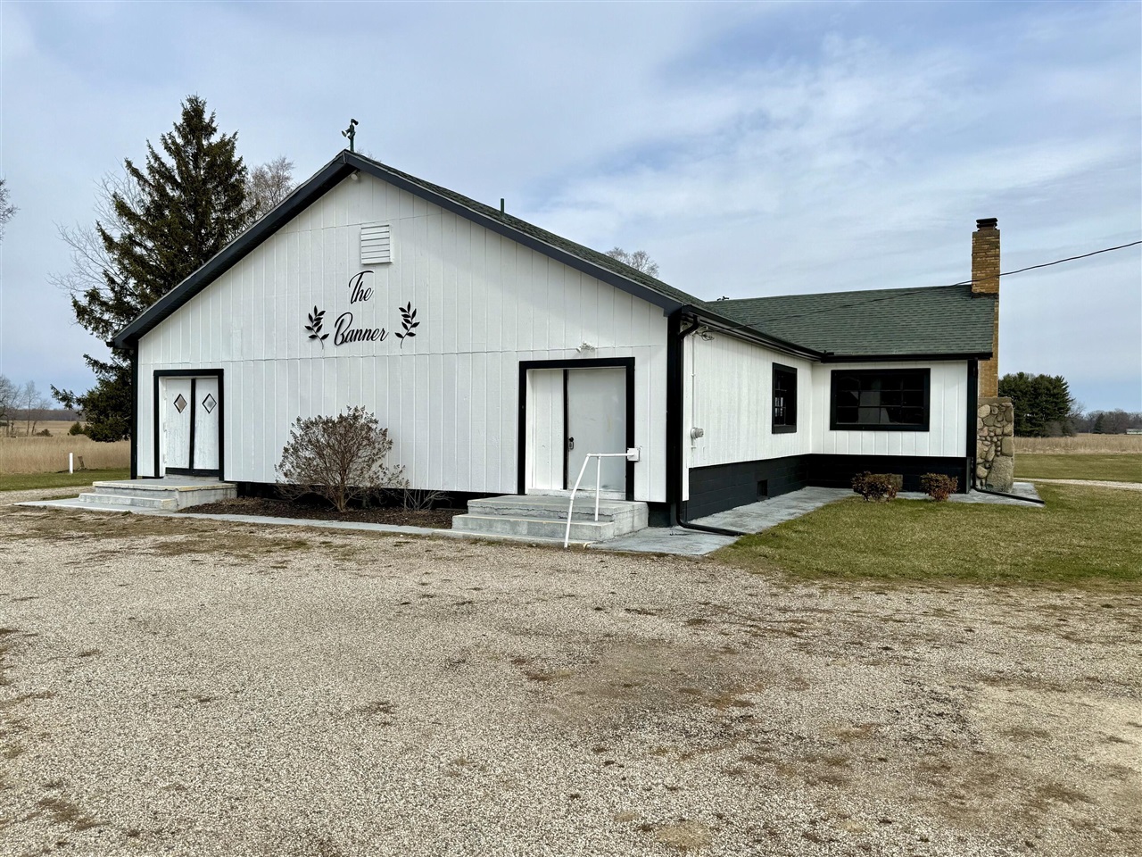 608 Peterson Road Property Photo 3