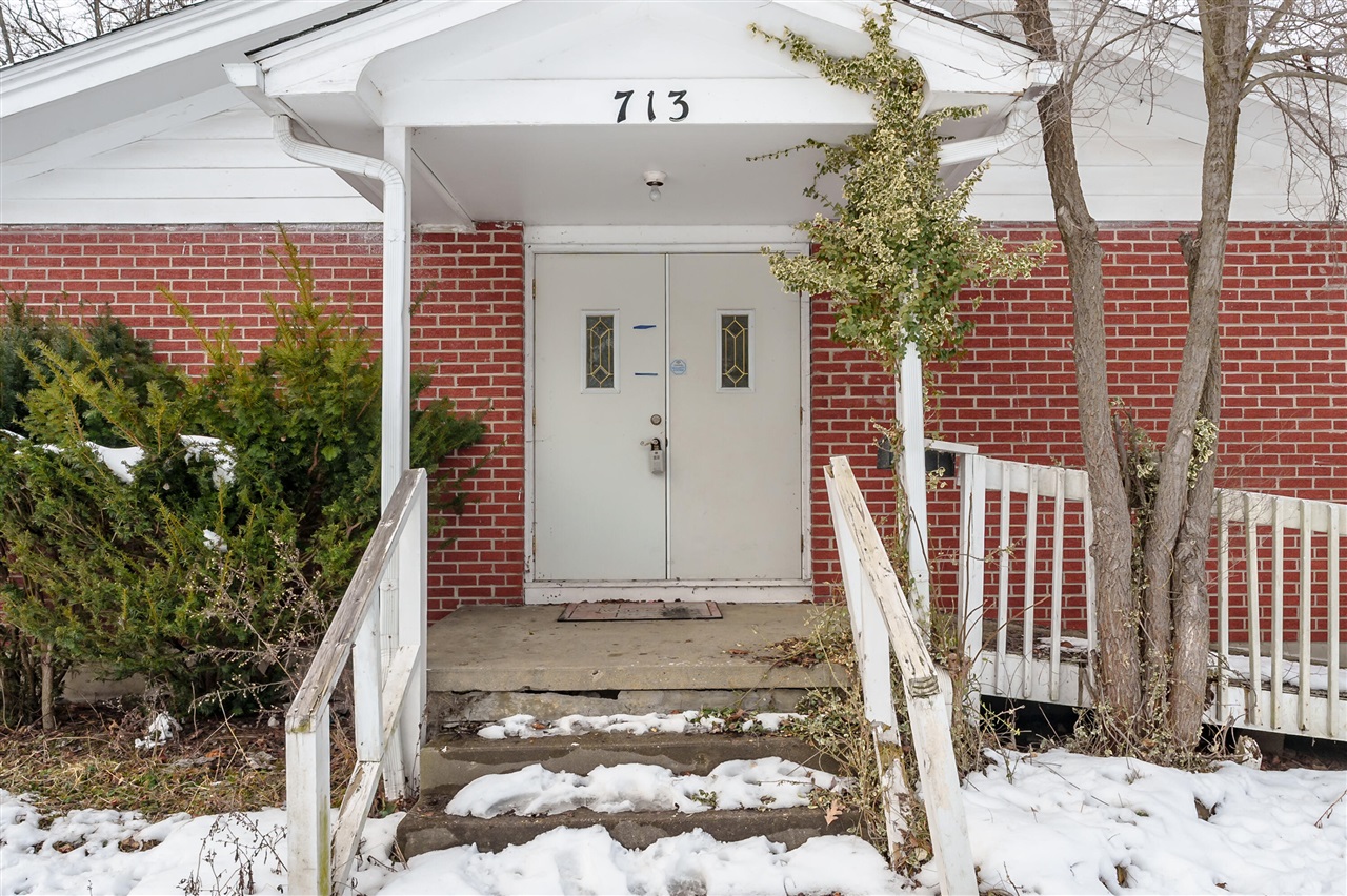 713 Chicago Avenue Property Photo 3