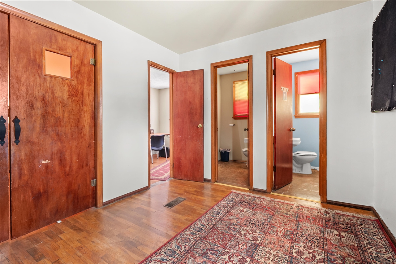713 Chicago Avenue Property Photo 4