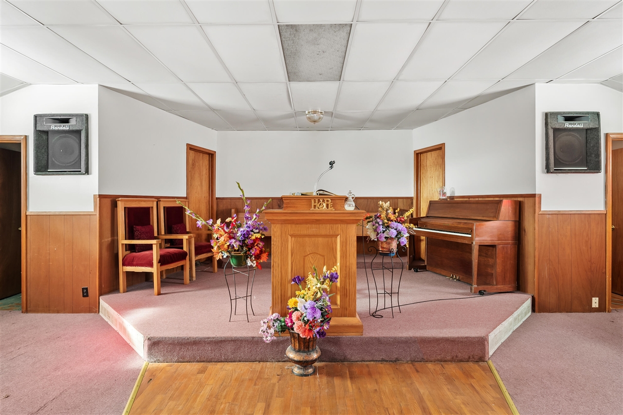 713 Chicago Avenue Property Photo 10
