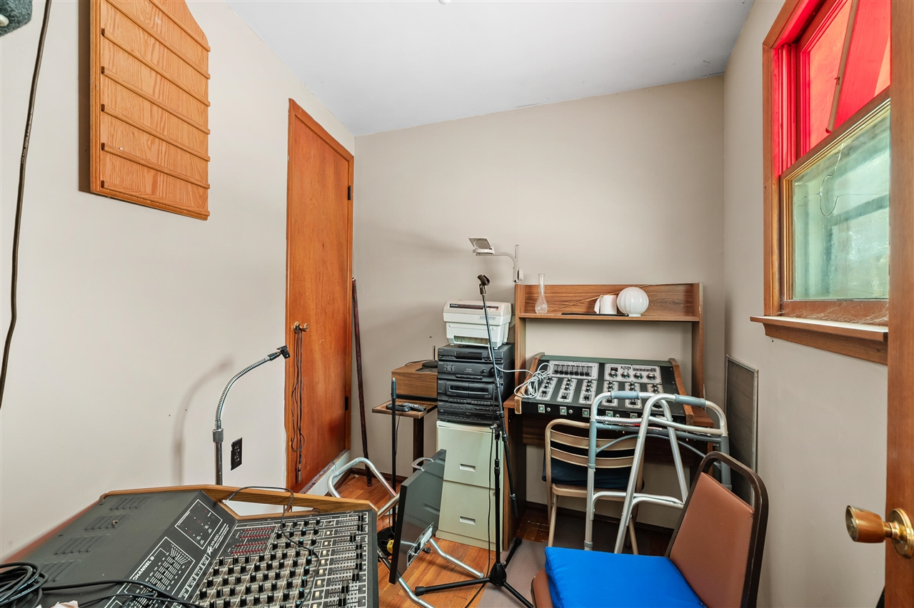 713 Chicago Avenue Property Photo 12