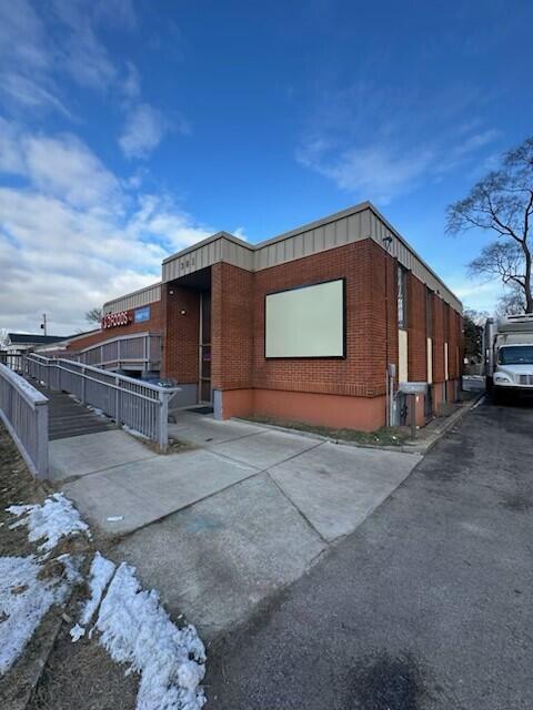 301 28th Street Property Photo 4