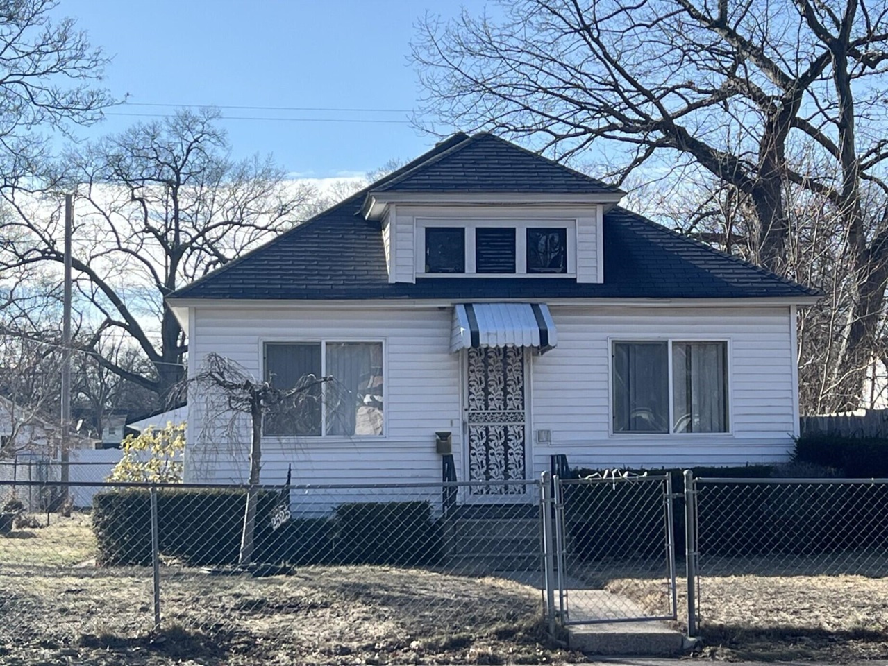 2525 & 2529 Riordan St Property Photo 1