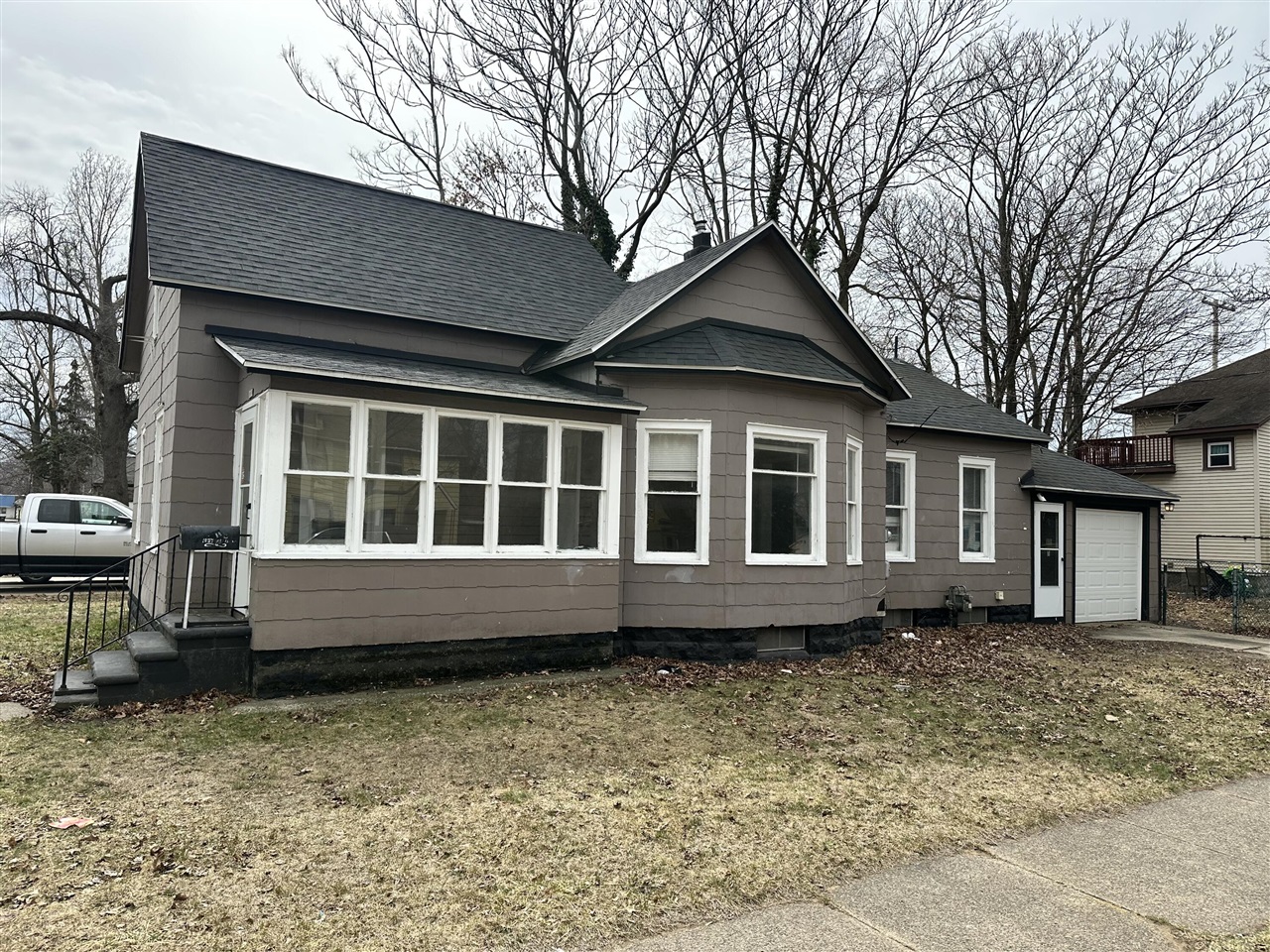 1689 5th Street Property Photo 1