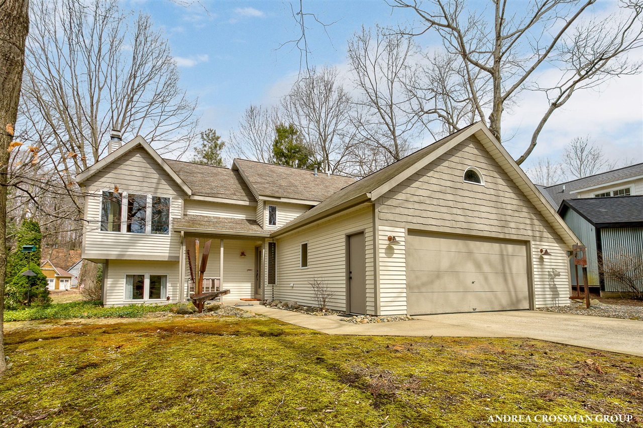 2333 Eagle Drive Property Photo 1