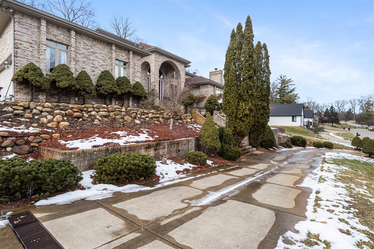 1840 Lexington Boulevard Property Photo 7