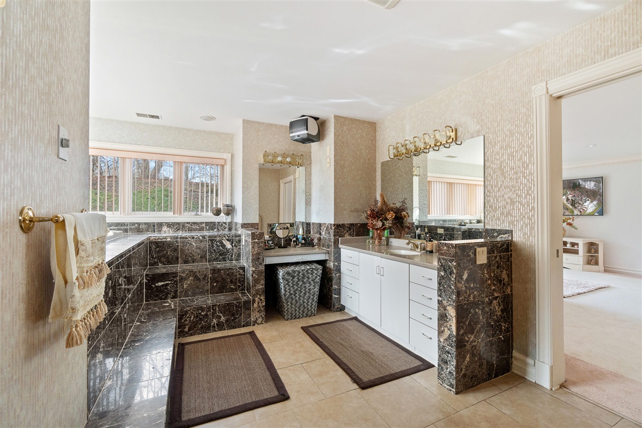 1840 Lexington Boulevard Property Photo 44