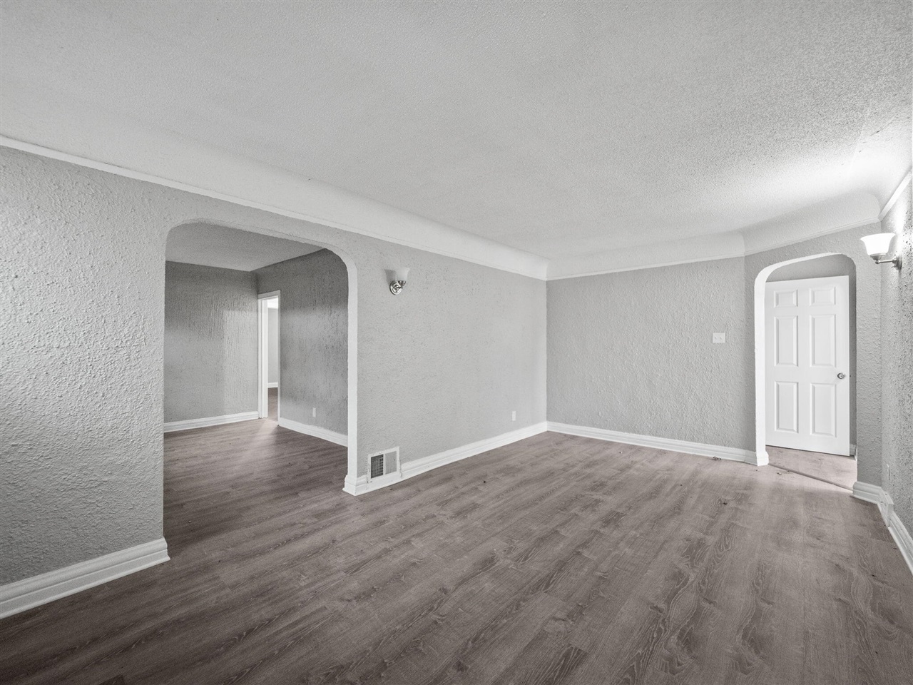 14655 Sussex Street Property Photo 5