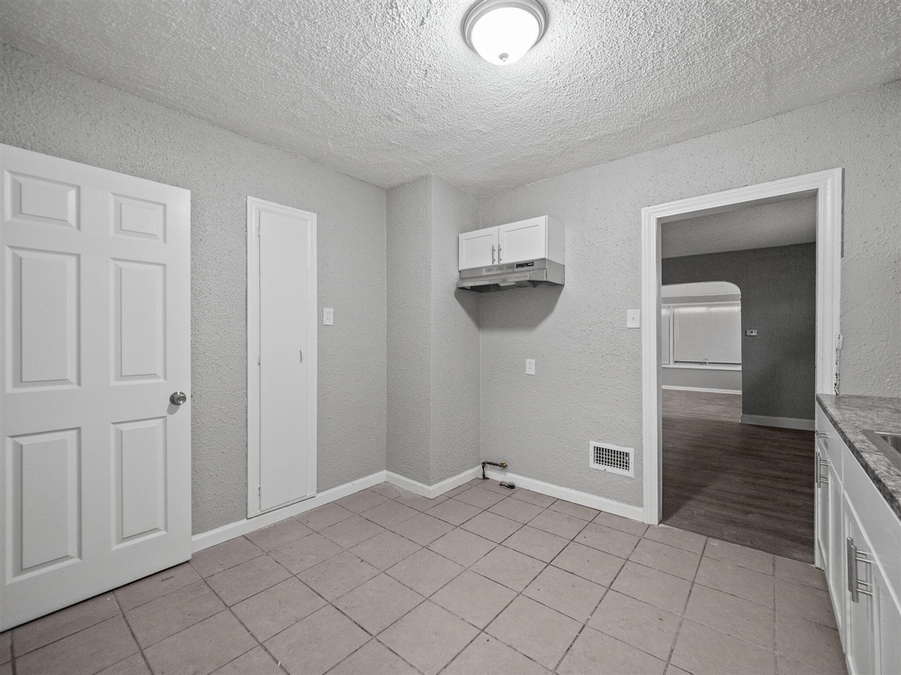 14655 Sussex Street Property Photo 12