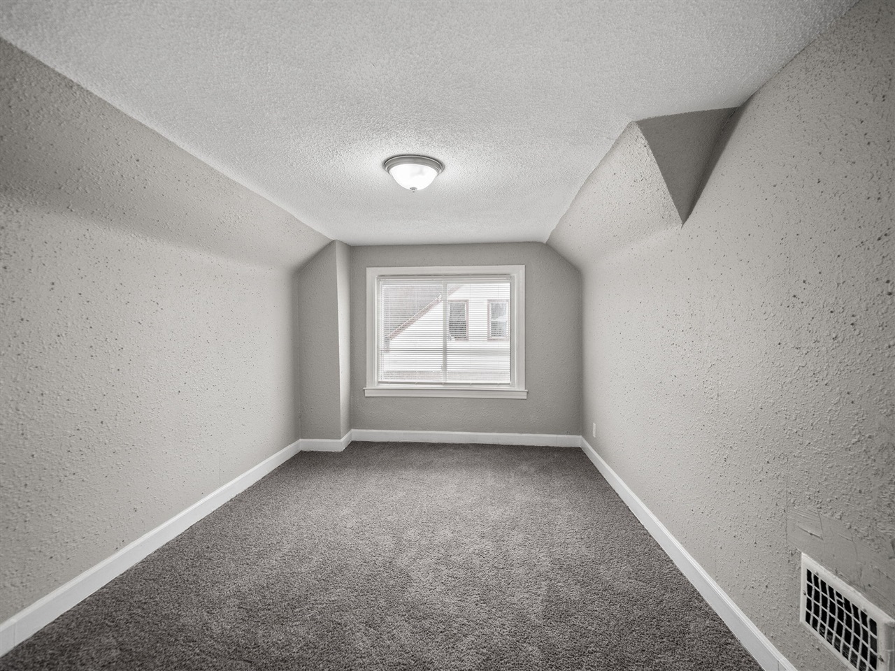 14655 Sussex Street Property Photo 16