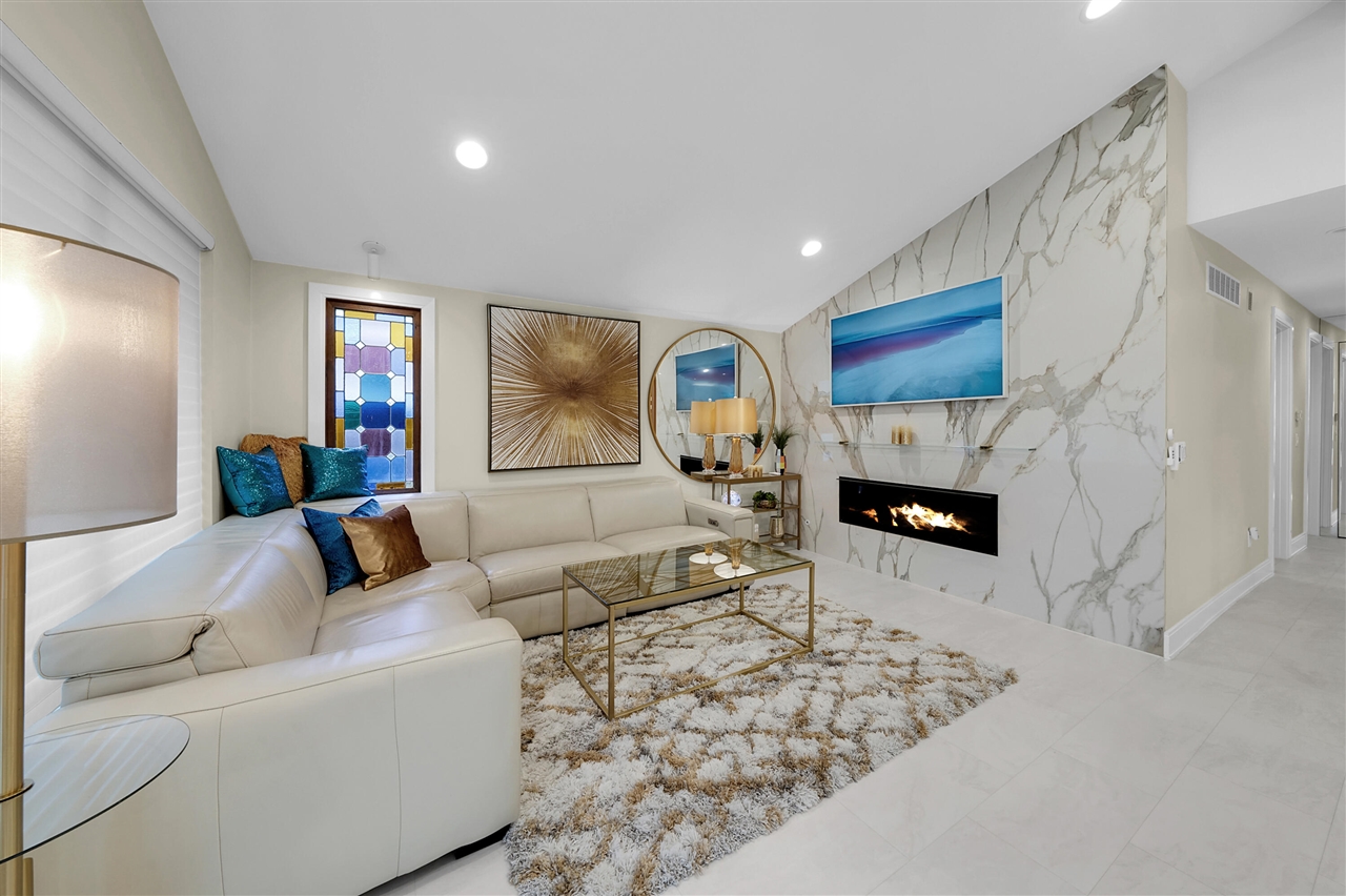523 Renshaw Street Property Photo 3