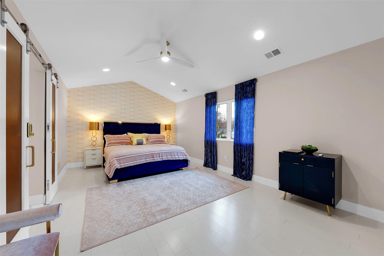 523 Renshaw Street Property Photo 4