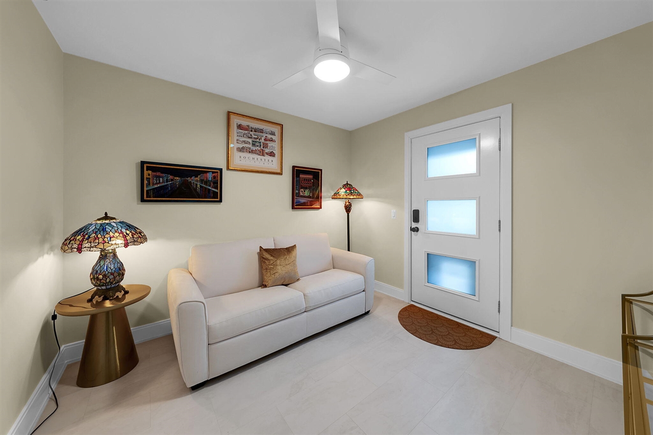 523 Renshaw Street Property Photo 12