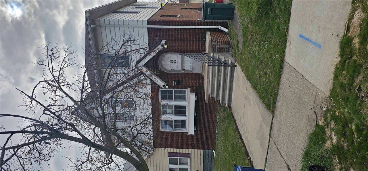 1673 Ferris Avenue Property Photo 1