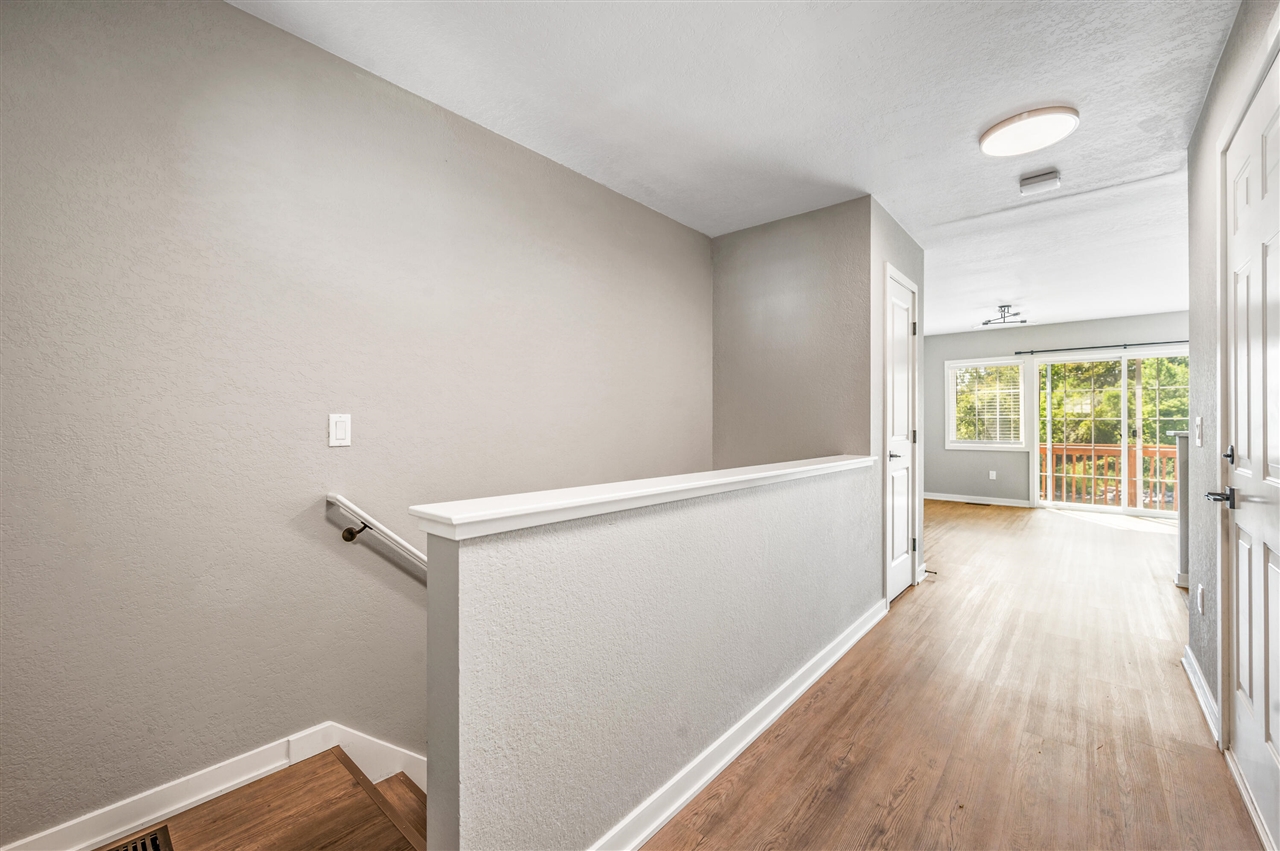 713 Tioga Park Property Photo 8