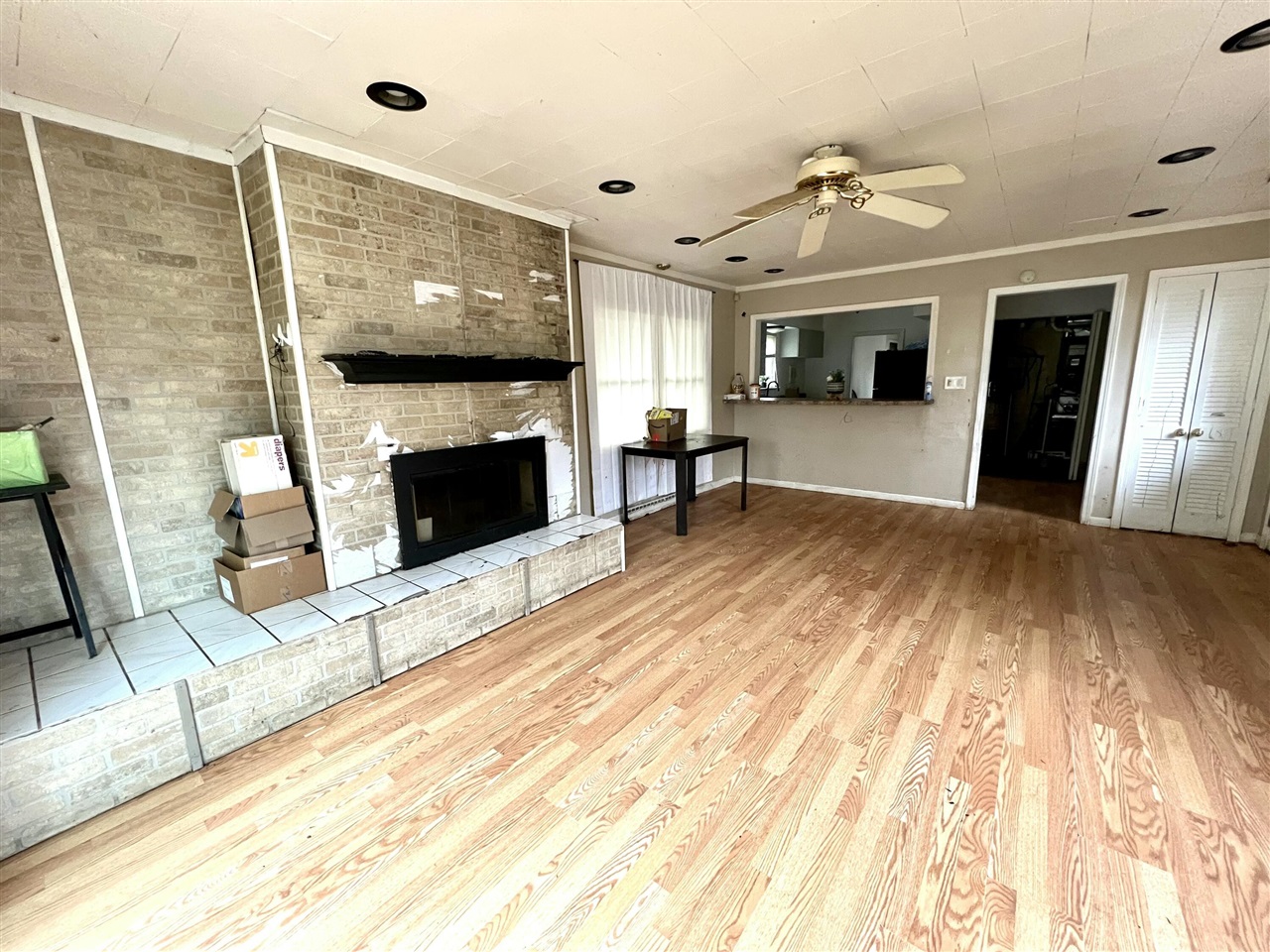 2407 Dawn Street Property Photo 3