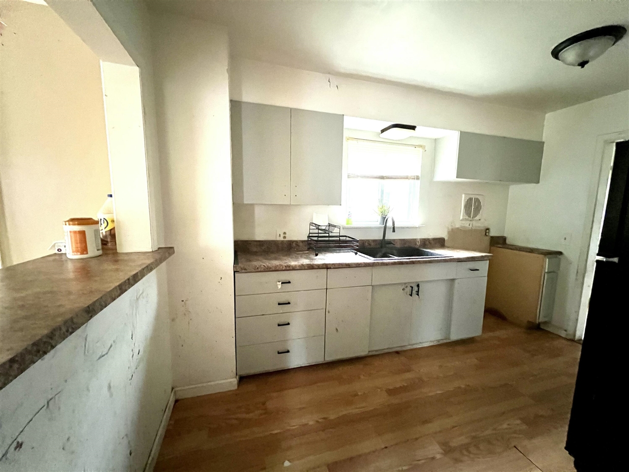 2407 Dawn Street Property Photo 4