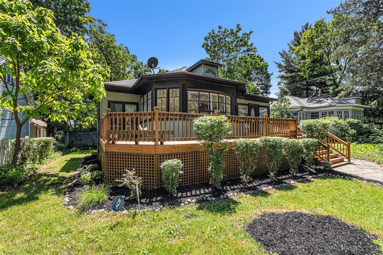16277 4th Street Property Photo 3