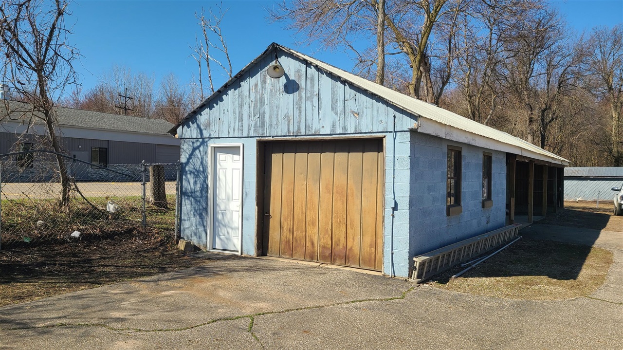 8324/8328 Portage Road Property Photo 10
