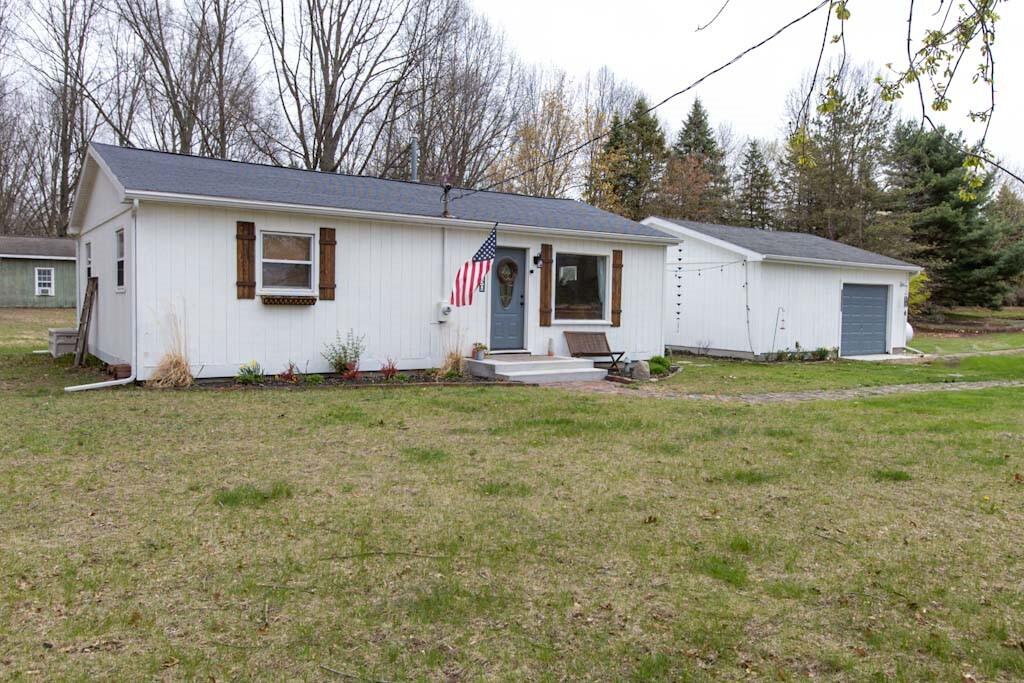 3350 Riverside Road Property Photo 1