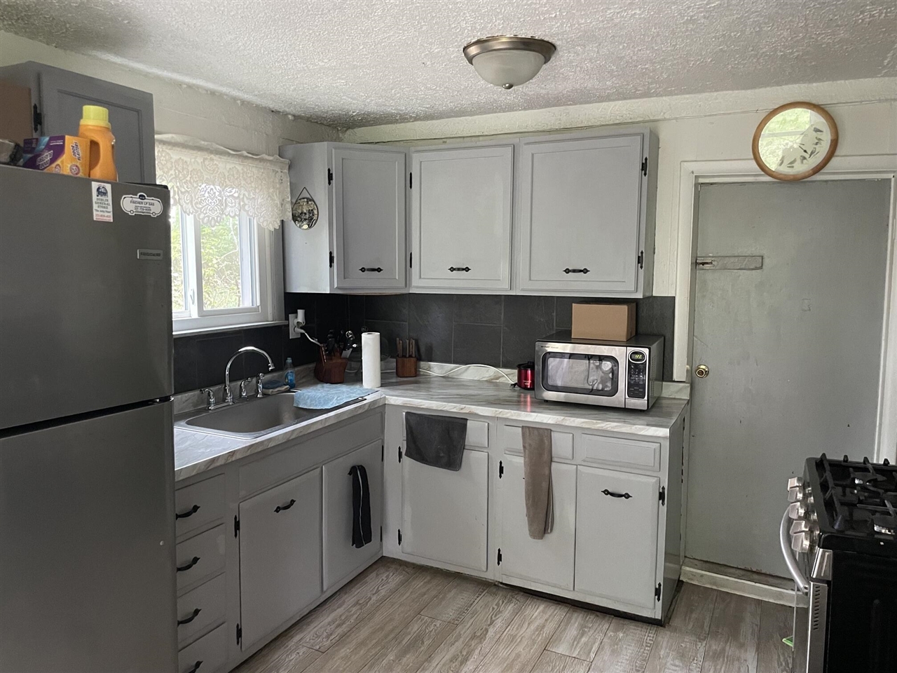 16206 Peters Farm Road Property Photo 2
