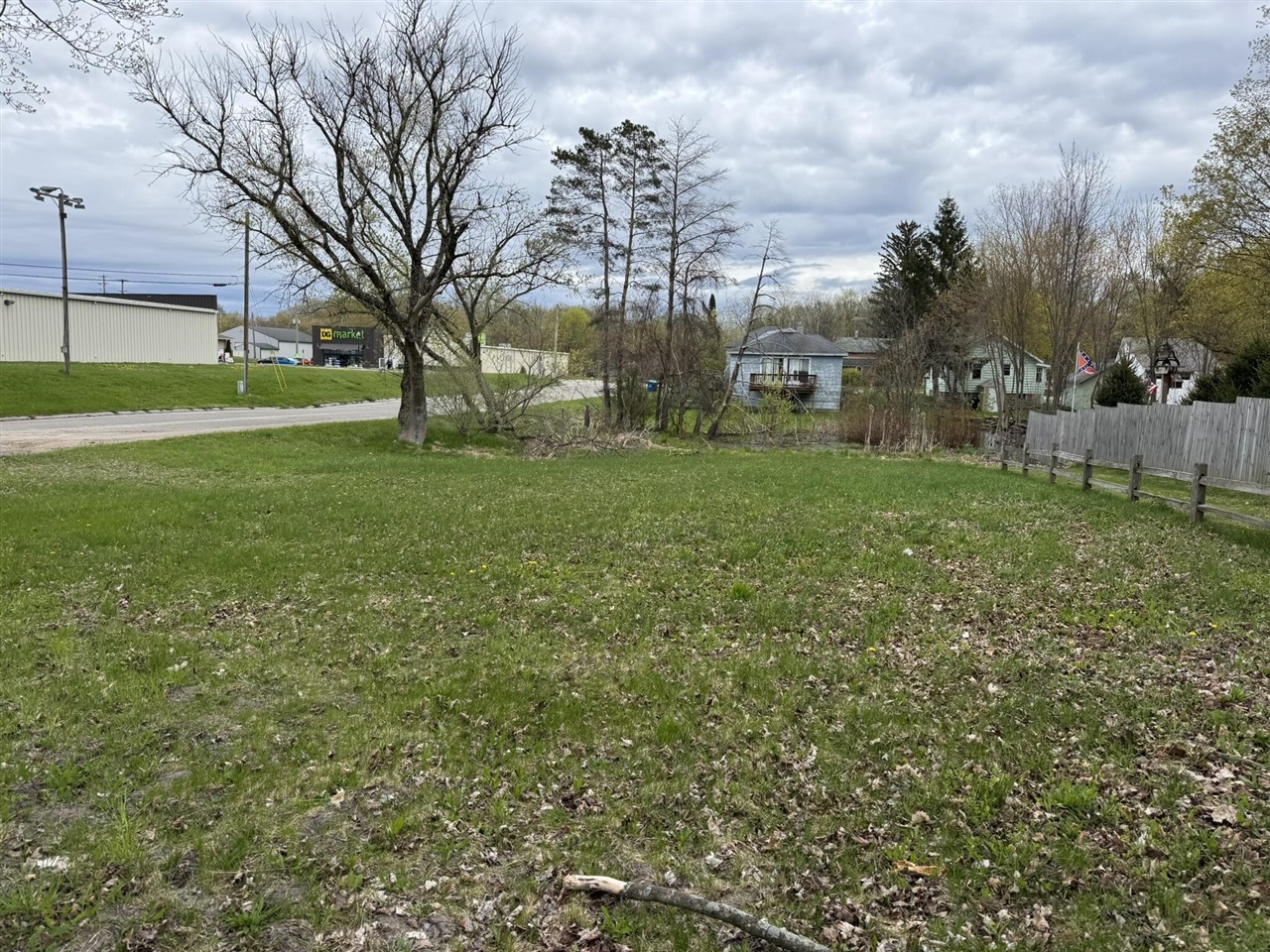 203 Crowley Street Property Photo 2