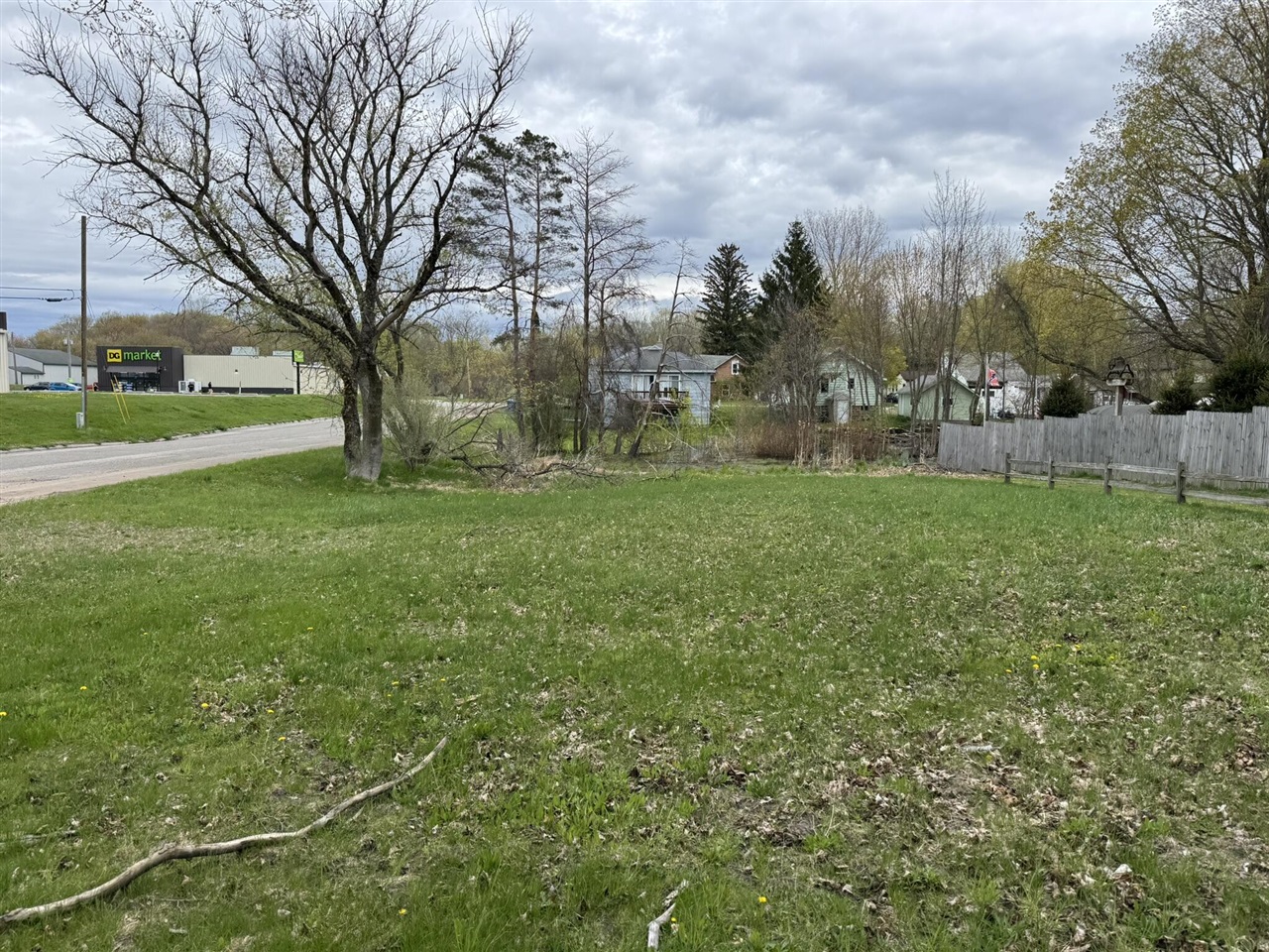 203 Crowley Street Property Photo 3