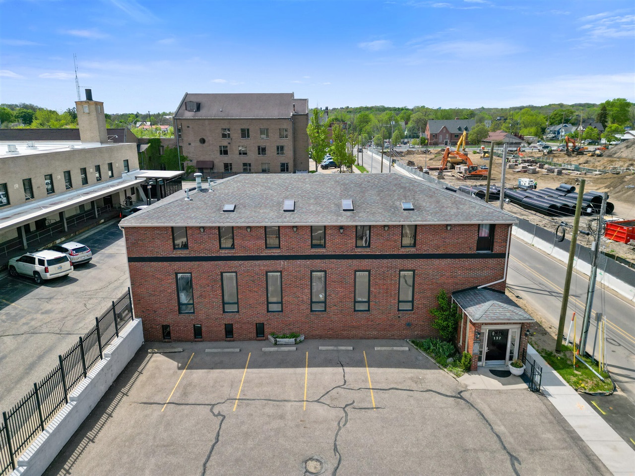 137 N Park Street Property Photo 1
