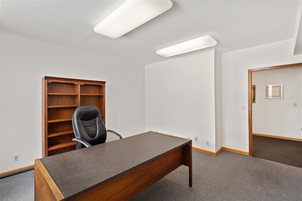 137 N Park Street Property Photo 5