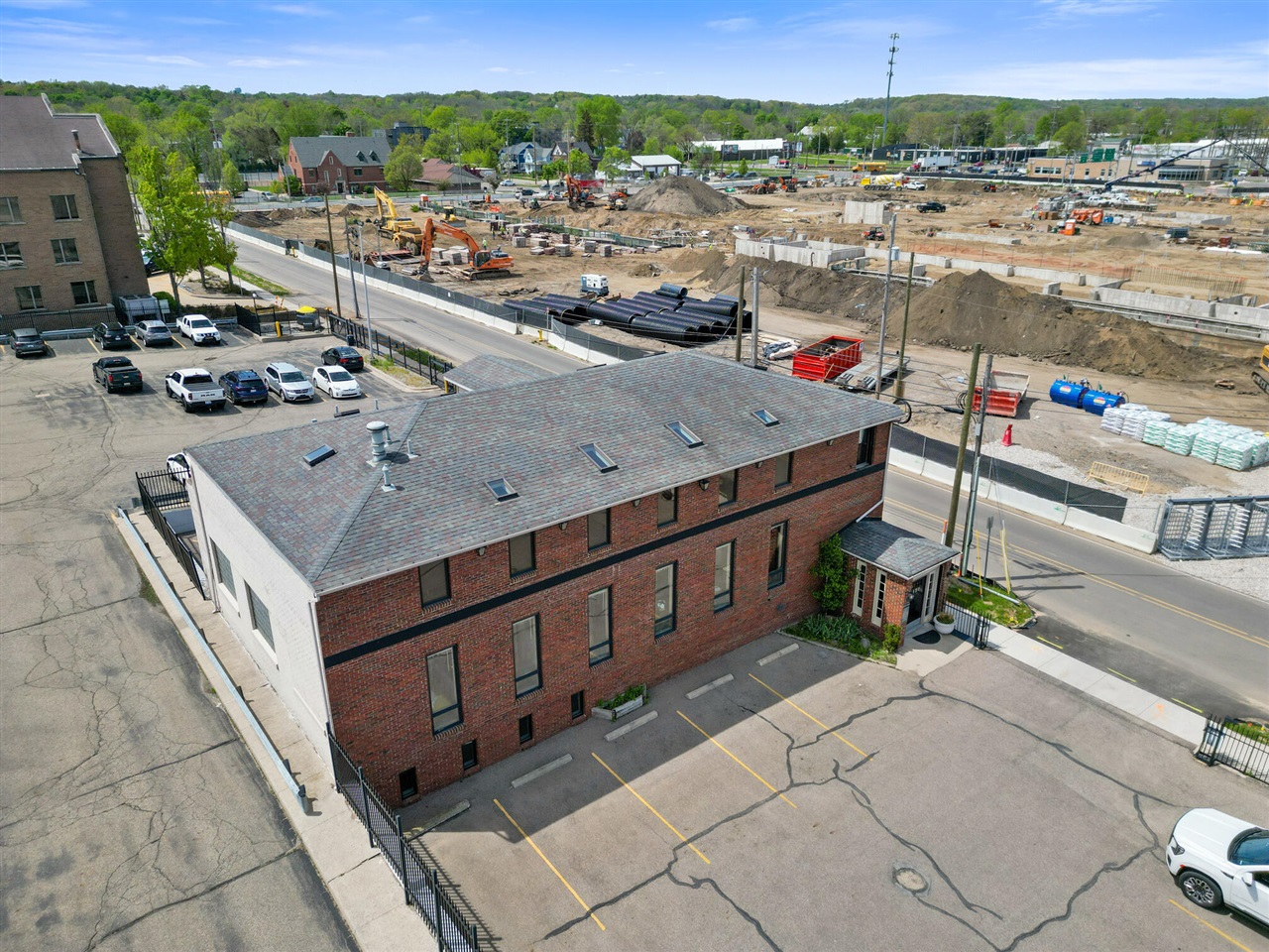 137 N Park Street Property Photo 7