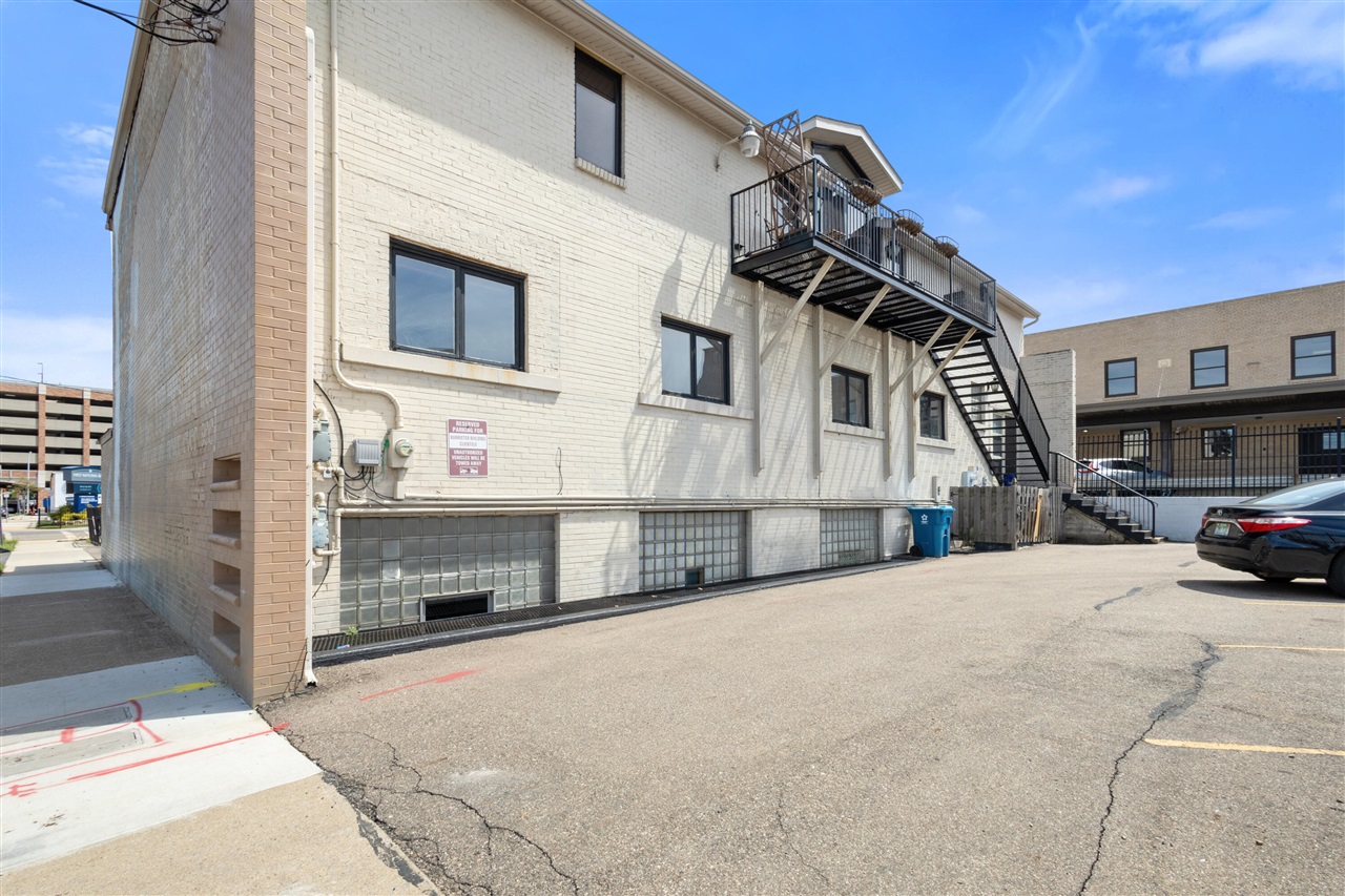 137 N Park Street Property Photo 13