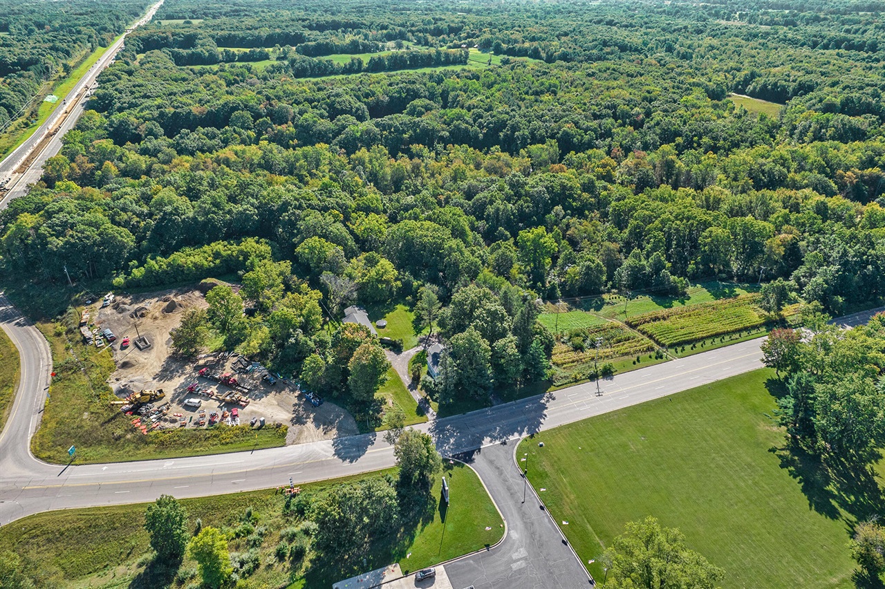 2431 N Dearing Road Property Photo 4