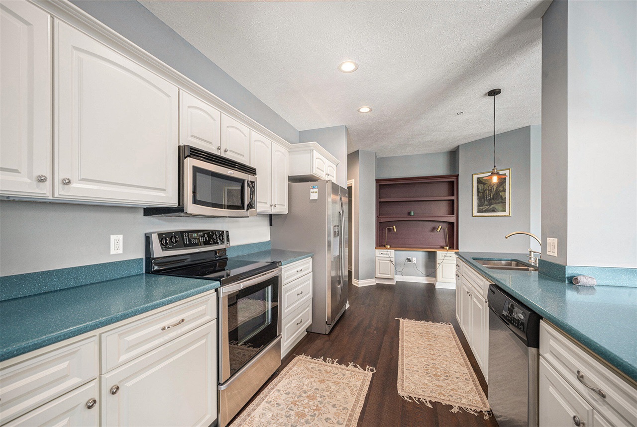 327 State Street Property Photo 7