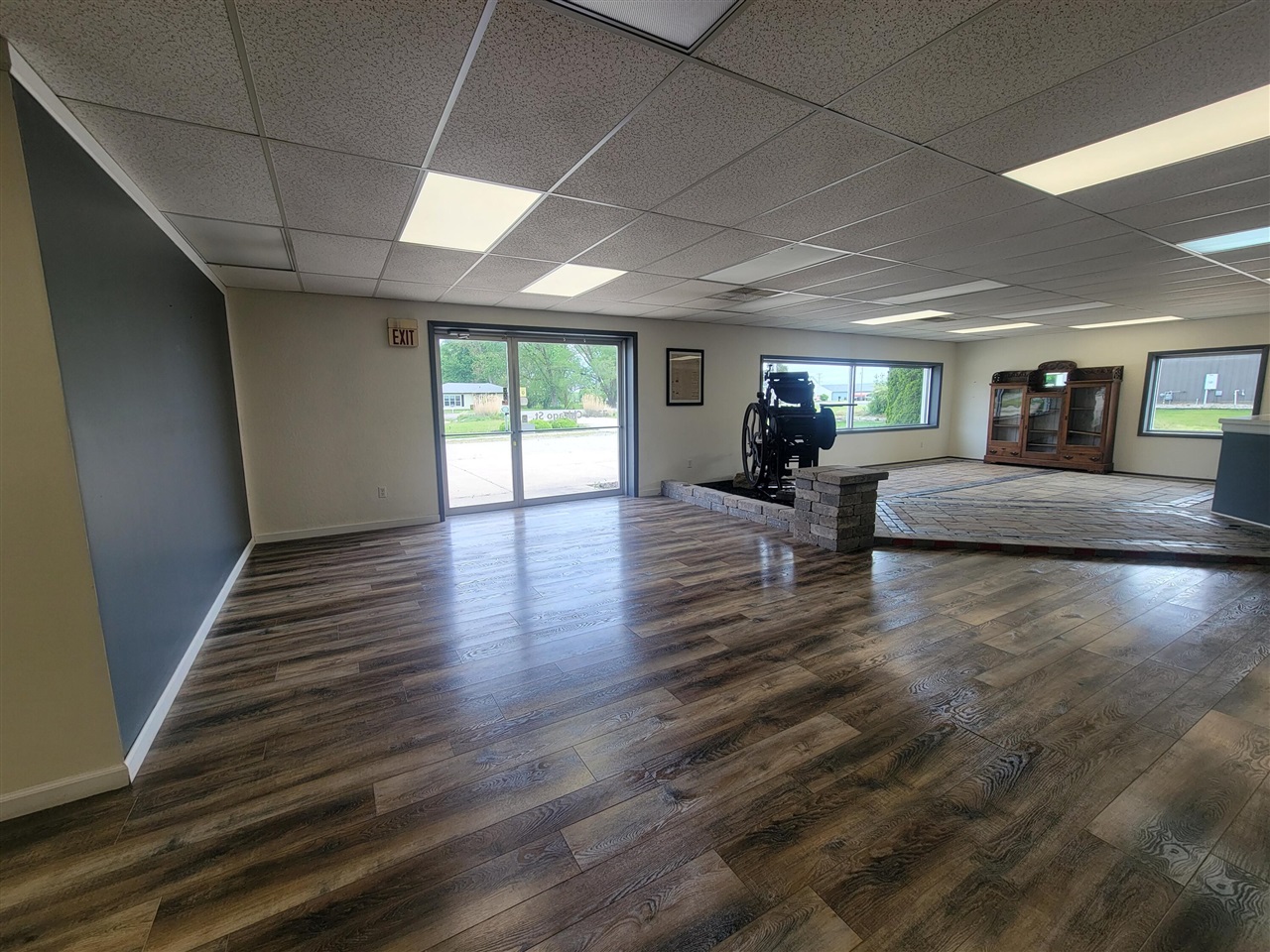 729 E Chicago Street Property Photo 5