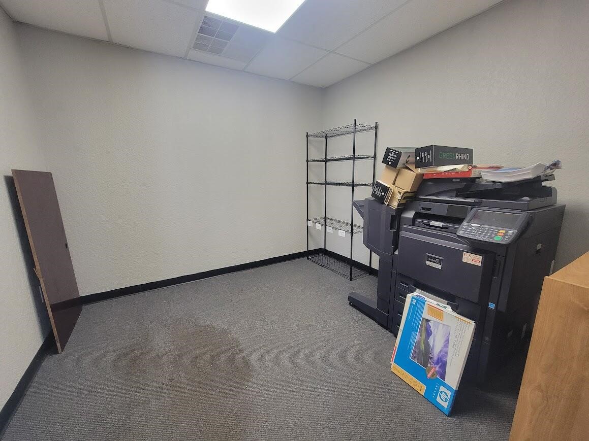 729 E Chicago Street Property Photo 9