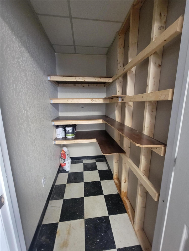 729 E Chicago Street Property Photo 10