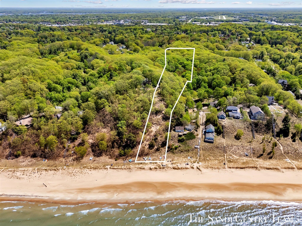 18111 Ridge Drive Property Photo 1