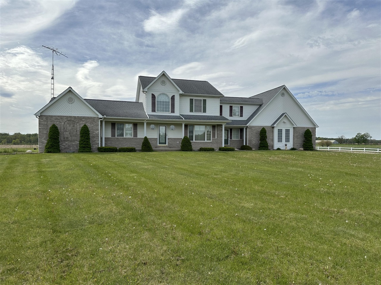 970 Dean Rd Property Photo 1
