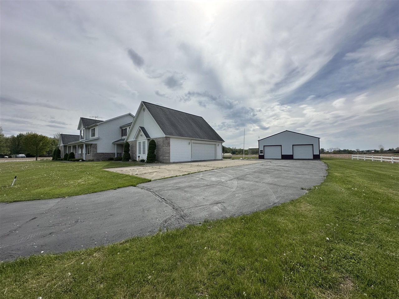 970 Dean Rd Property Photo 3